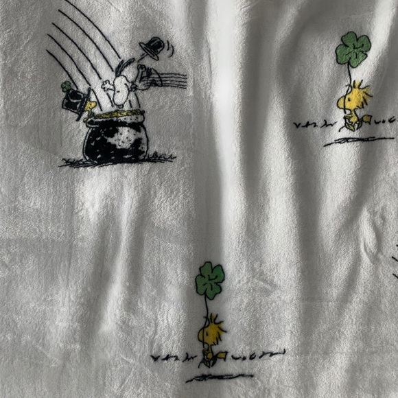 Last 1! Peanut Snoopy Berkshire St Patrick Blanket - Picture 9 of 10
